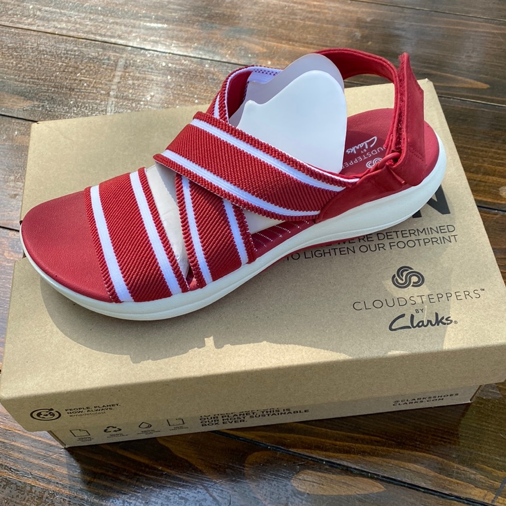 Clarks cloud stepper sandals